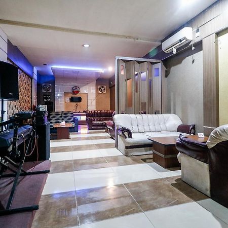 Reddoorz Plus Near Pasar Wisata Pekanbaru Exterior foto