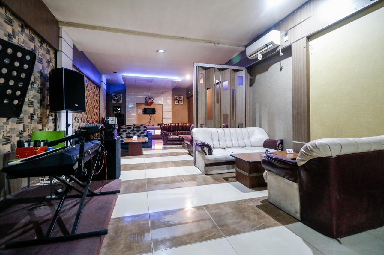 Reddoorz Plus Near Pasar Wisata Pekanbaru Exterior foto