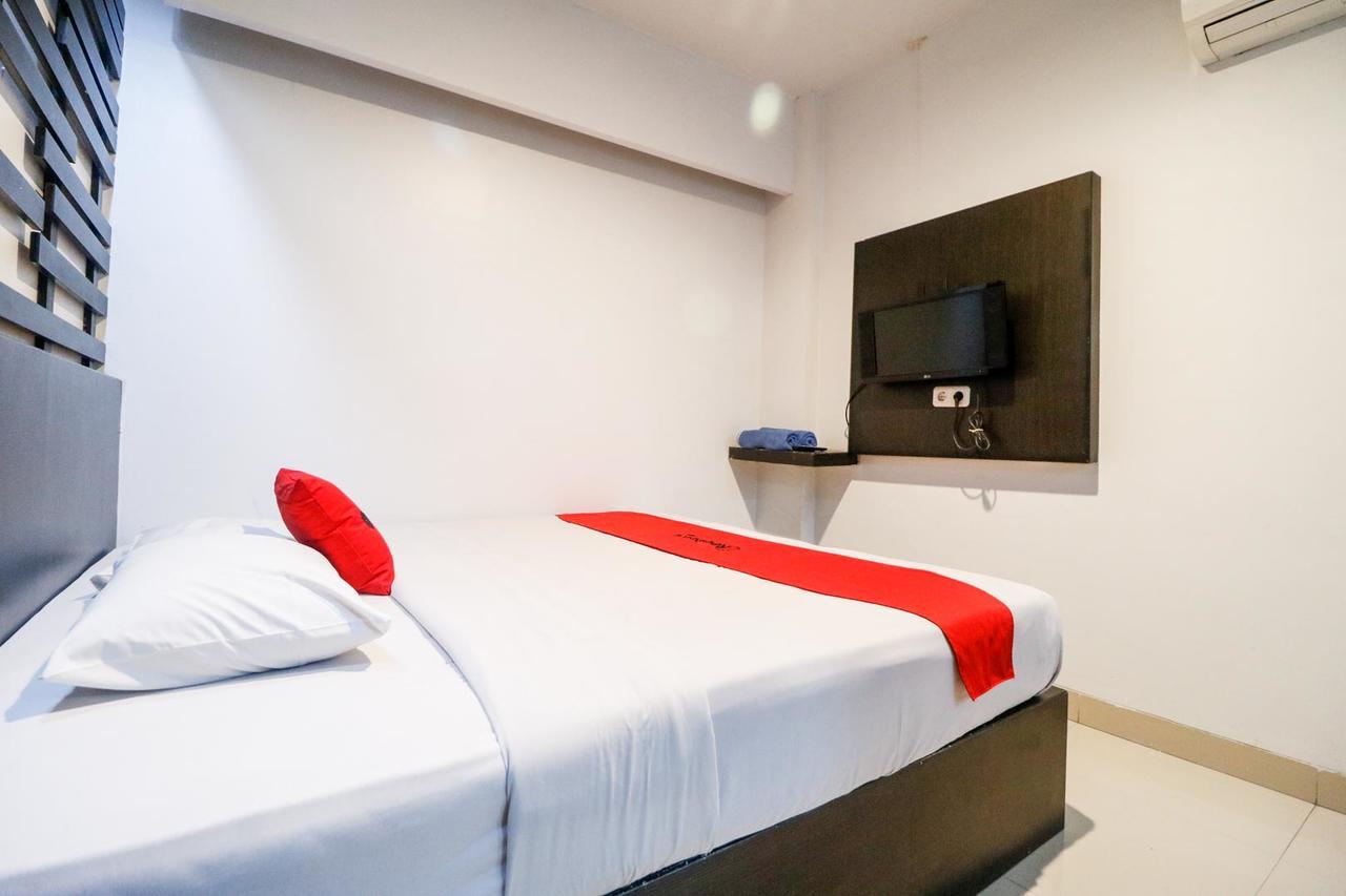 Reddoorz Plus Near Pasar Wisata Pekanbaru Exterior foto