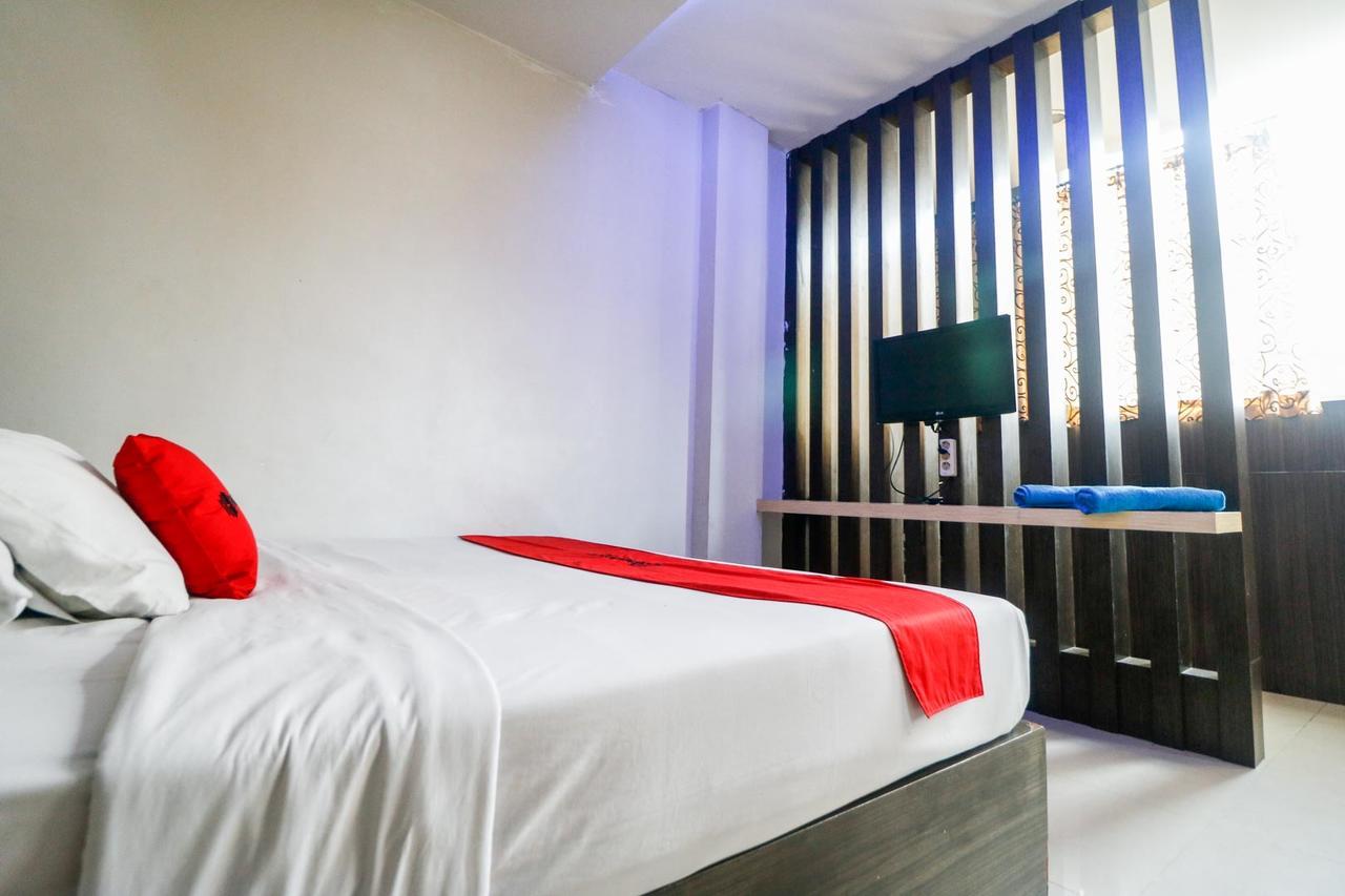 Reddoorz Plus Near Pasar Wisata Pekanbaru Exterior foto