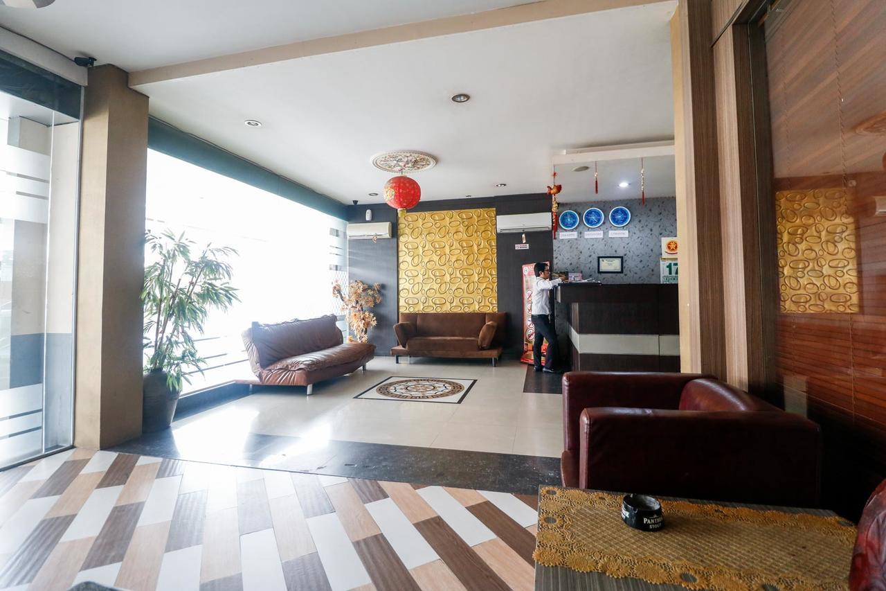 Reddoorz Plus Near Pasar Wisata Pekanbaru Exterior foto
