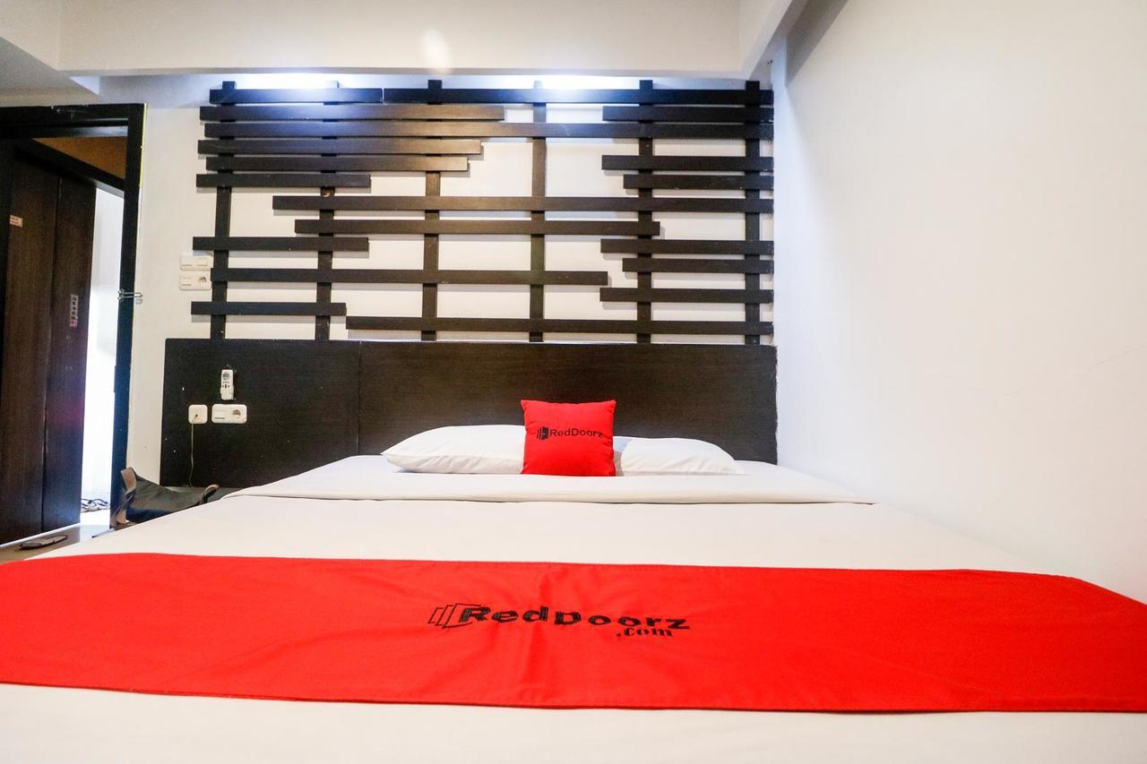 Reddoorz Plus Near Pasar Wisata Pekanbaru Exterior foto