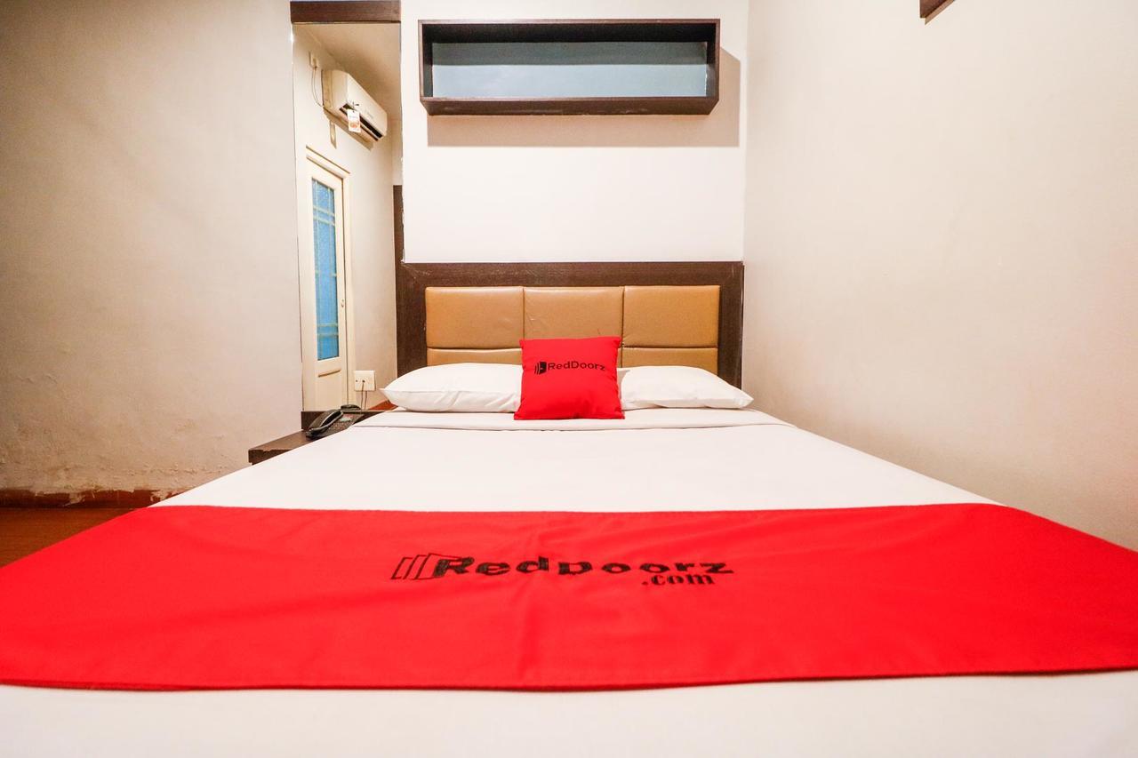 Reddoorz Plus Near Pasar Wisata Pekanbaru Exterior foto